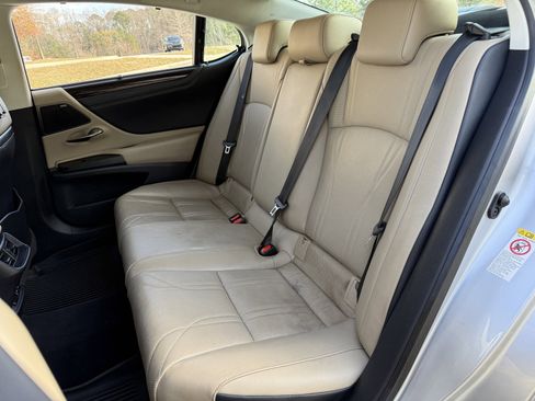 Used 2019 Lexus ES 350 Ultra Luxury image 41