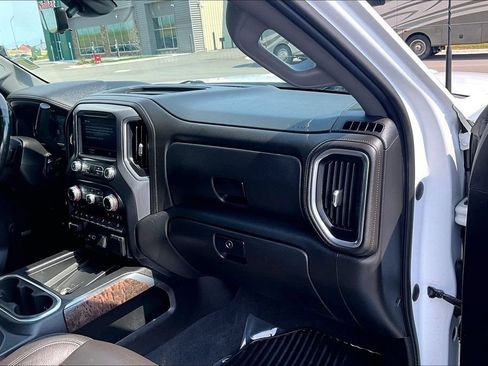 Used 2020 GMC Sierra 2500 Denali w/ Denali Ultimate Package AWD/4WD image 17