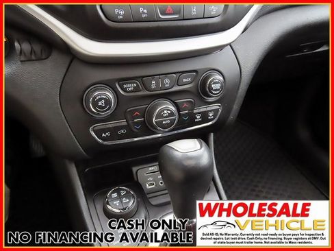 Used 2015 Jeep Cherokee Trailhawk w/ Comfort/Convenience Group image 16