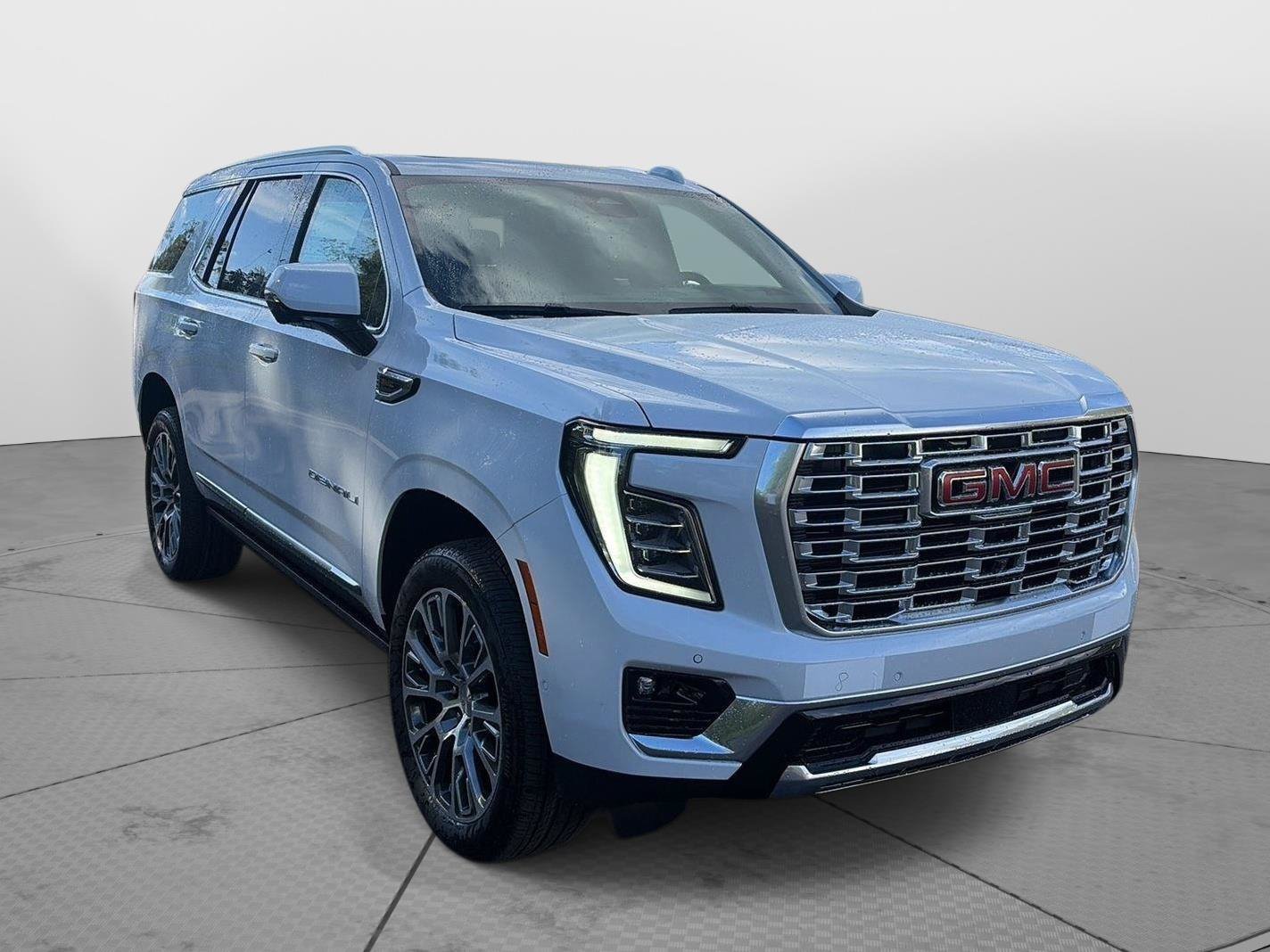 New 2026 GMC Yukon Denali w/ Denali Reserve Package AWD/4WD image 1