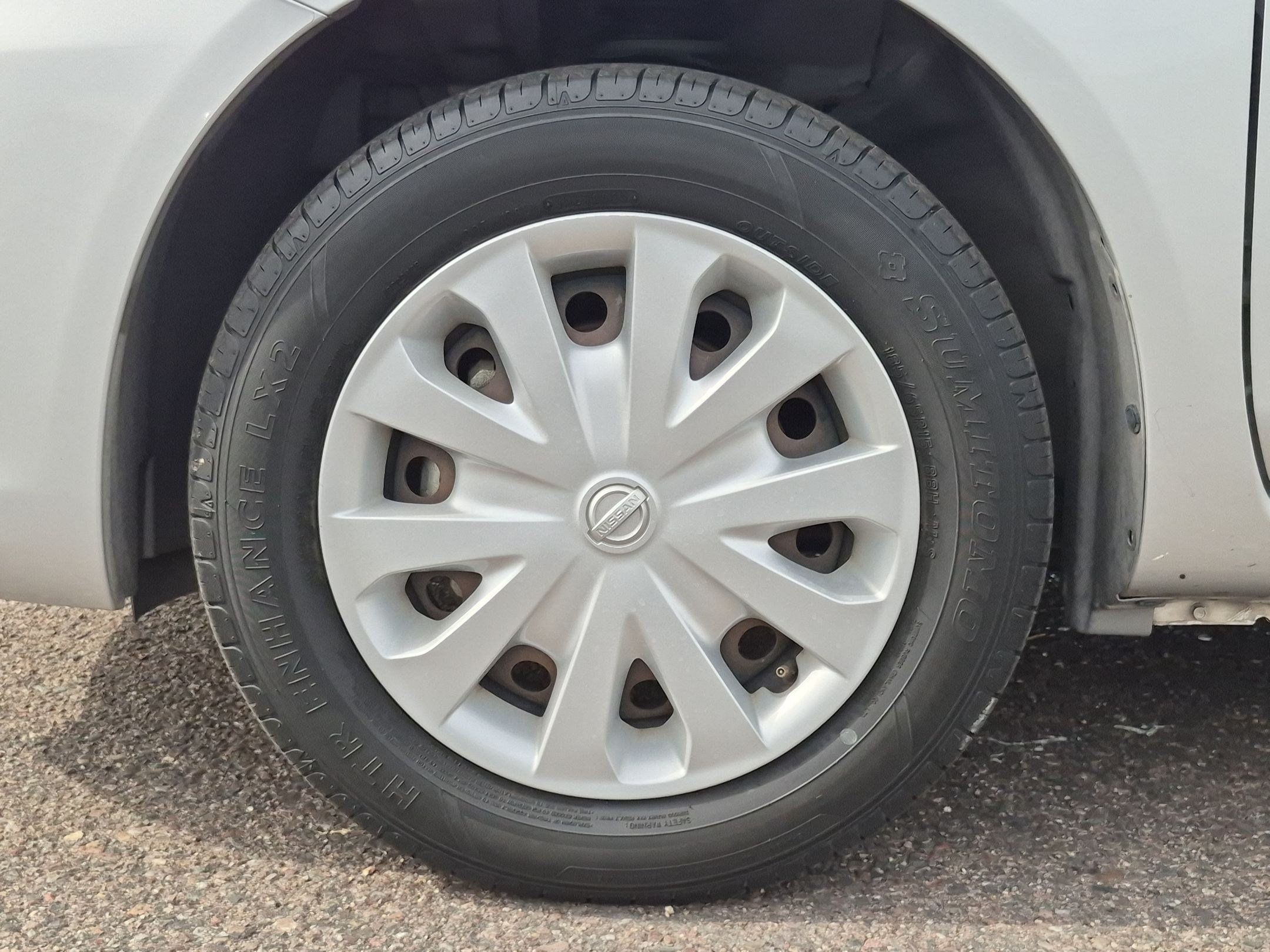 Used 2018 Nissan Versa SV FWD image 10