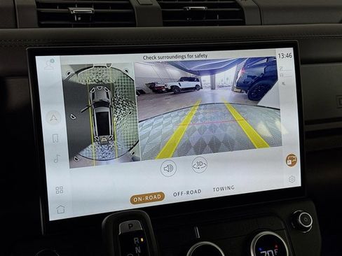 Used 2026 Land Rover Defender 130 X-Dynamic SE image 17