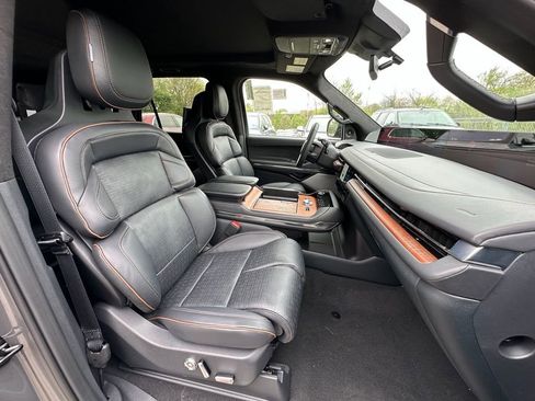 New 2025 Lincoln Navigator Black Label AWD/4WD image 24