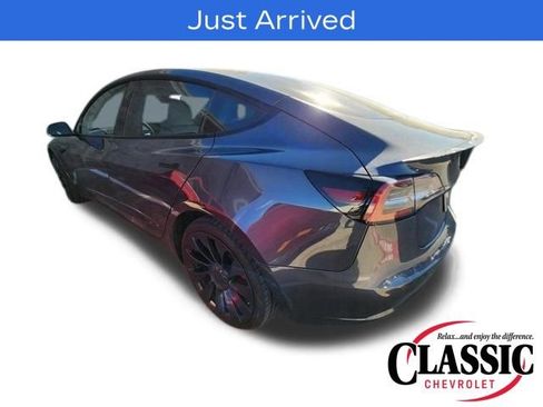 Used 2022 Tesla Model 3 Performance image 4