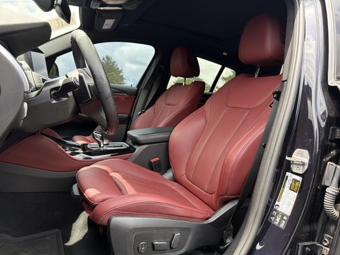 Used 2024 BMW X4 xDrive30i w/ M Sport Package AWD/4WD image 7