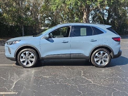 Certified 2025 Ford Escape Platinum w/ Premium Technology Package image 9