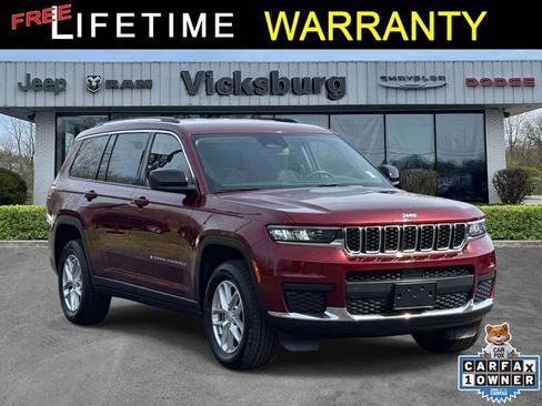 Used 2023 Jeep Grand Cherokee L Laredo image 1