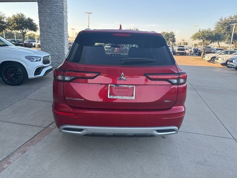 Used 2024 Mitsubishi Outlander SEL image 4
