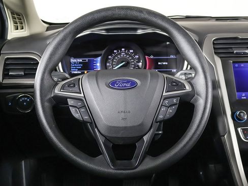 Used 2020 Ford Fusion SE image 30