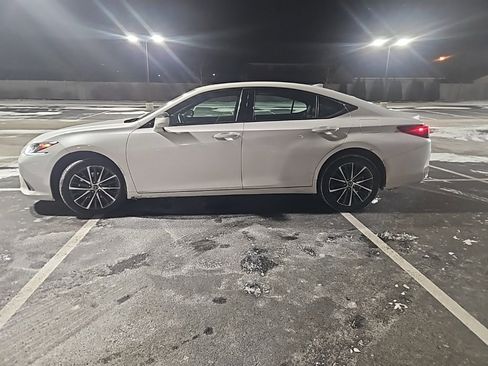 Used 2022 Lexus ES 250 w/ Premium Package image 4