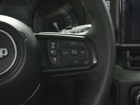 Used 2024 Jeep Wrangler Willys image 23