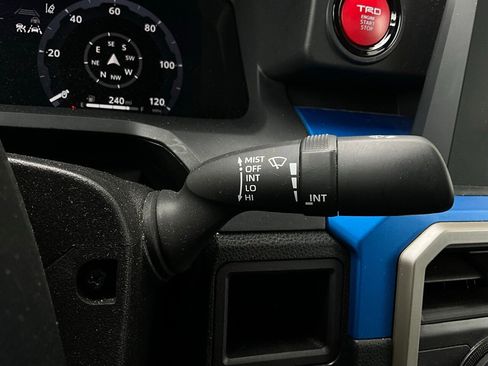 Used 2025 Toyota Tacoma TRD Off-Road image 36