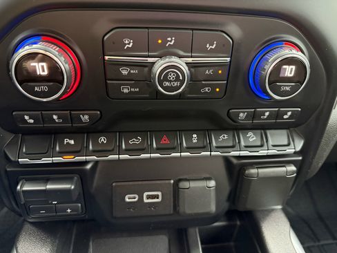 Used 2019 Chevrolet Silverado 1500 LTZ image 34