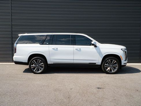 Used 2026 Cadillac Escalade ESV Sport w/ Touring Package AWD/4WD image 27