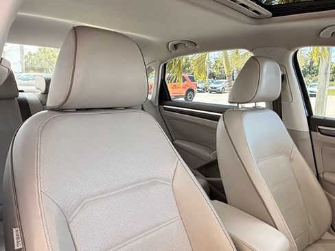Used 2018 Volkswagen Passat 2.0T SE w/ SE Lighting Package FWD image 10