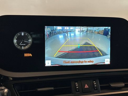 Used 2025 Lexus ES 350 w/ Accessory Package (Z2) FWD image 18