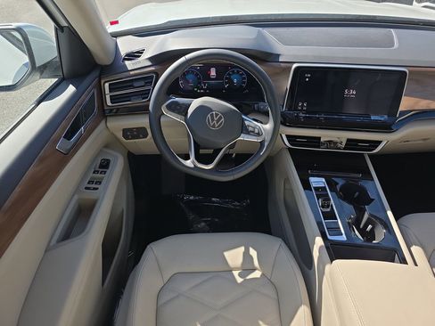 New 2026 Volkswagen Atlas SE image 12