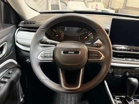 Certified 2022 Jeep Compass Latitude AWD/4WD image 6