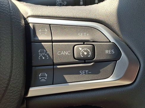 Used 2026 Jeep Compass Limited AWD/4WD image 22