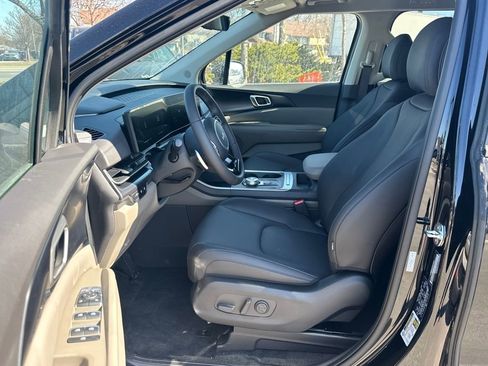 New 2026 Kia Carnival LXS FWD image 9