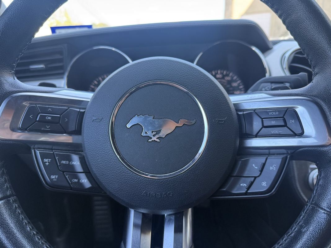 Used 2017 Ford Mustang Premium RWD image 8