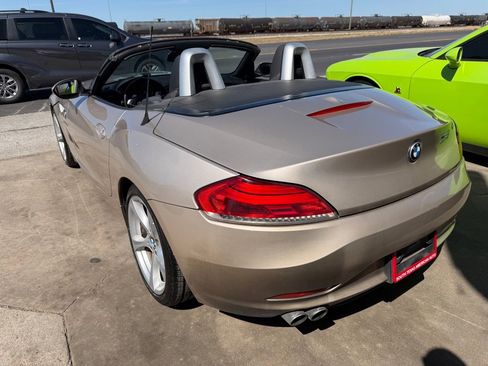 Used 2011 BMW Z4 sDrive30i w/ Premium Pkg image 9