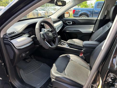 Used 2022 Jeep Compass Limited AWD/4WD image 8