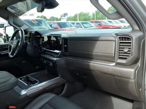 Used 2025 Chevrolet Silverado 2500 LTZ w/ LTZ Texas Edition AWD/4WD image 16