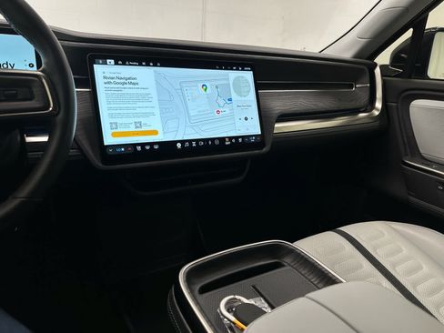 Used 2025 Rivian R1S Adventure AWD/4WD image 30