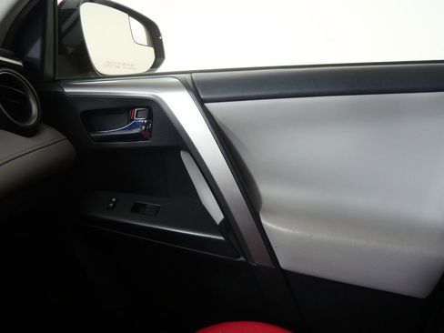 Used 2016 Toyota RAV4 XLE image 21