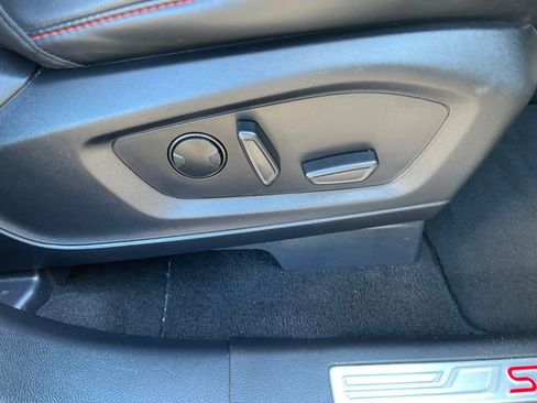 Used 2025 Ford Explorer ST-Line w/ ST-Line Street Pack image 43