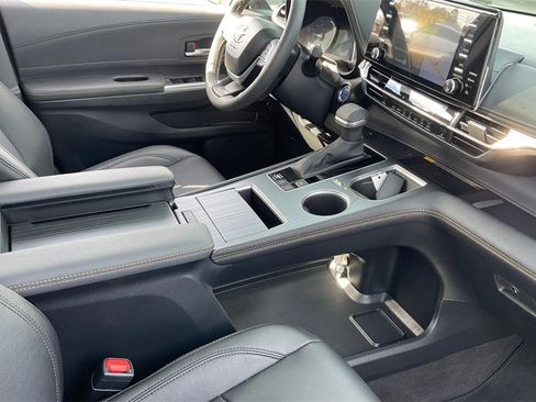 Used 2024 Toyota Sienna XSE image 6