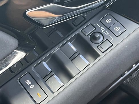 Used 2026 Land Rover Range Rover Evoque Dynamic SE image 24