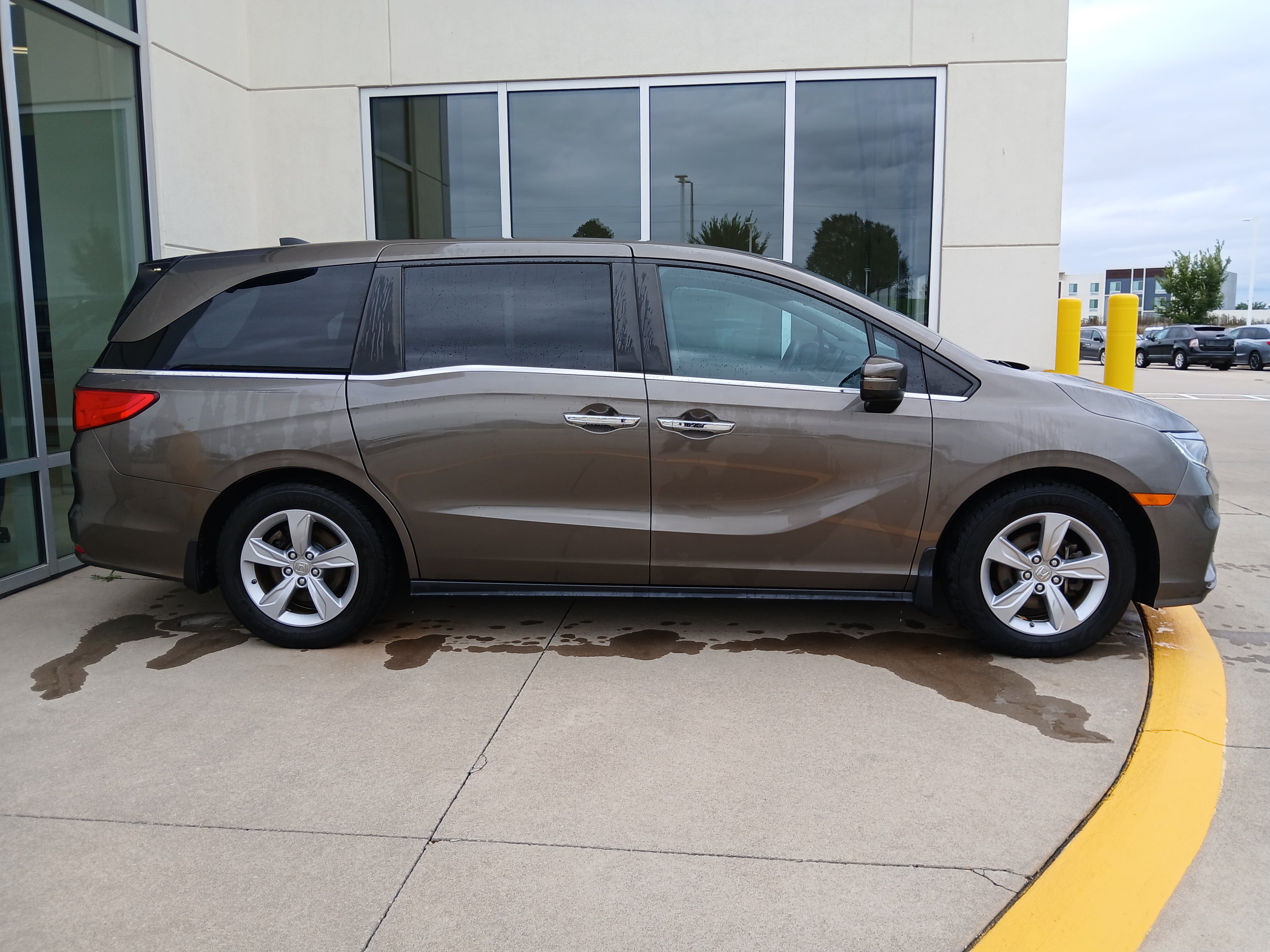Used 2019 Honda Odyssey EX image 6