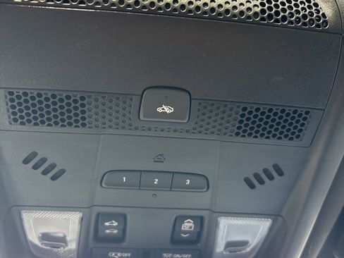 Used 2025 Cadillac XT6 Premium Luxury image 42