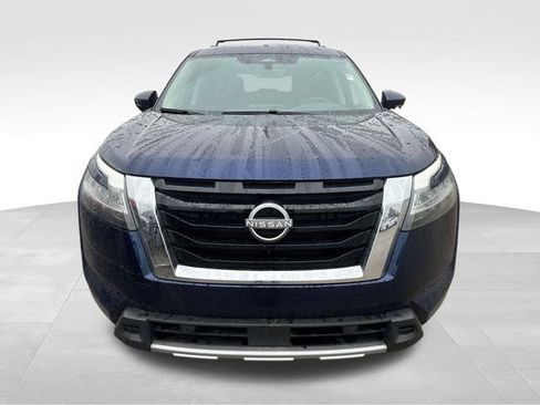 Used 2024 Nissan Pathfinder SL image 2