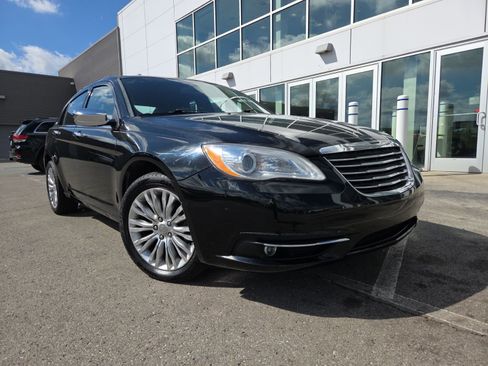 Used 2013 Chrysler 200 Limited FWD image 5