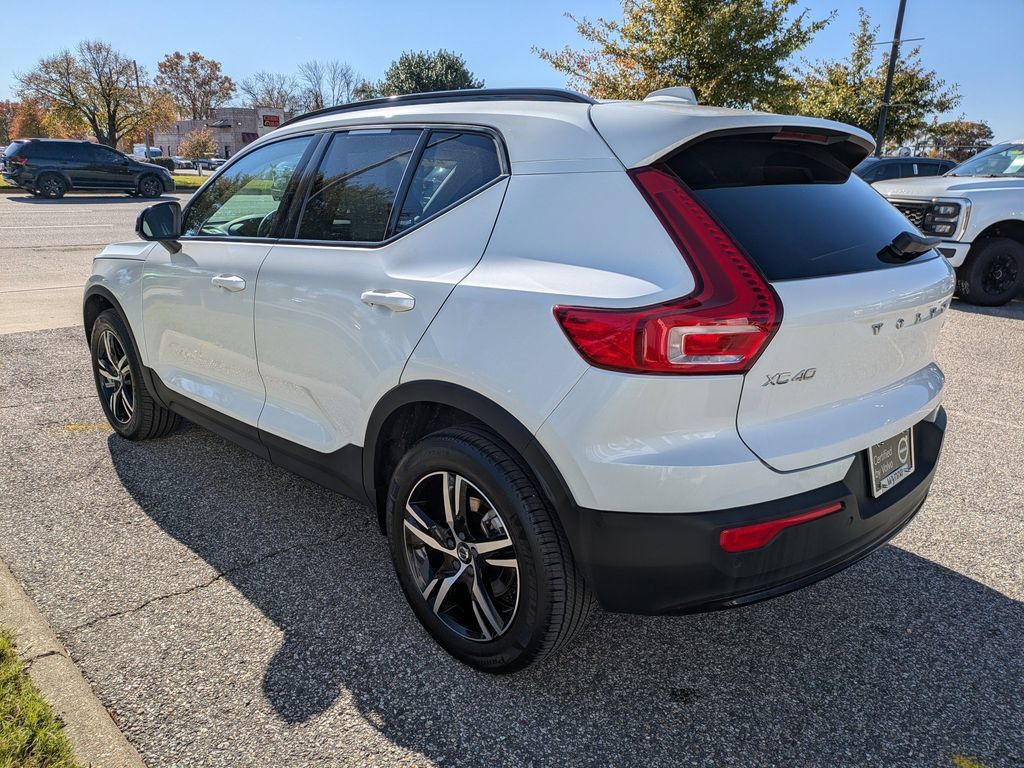 Certified 2023 Volvo XC40 B5 Plus w/ Driver Assist Package AWD/4WD image 6