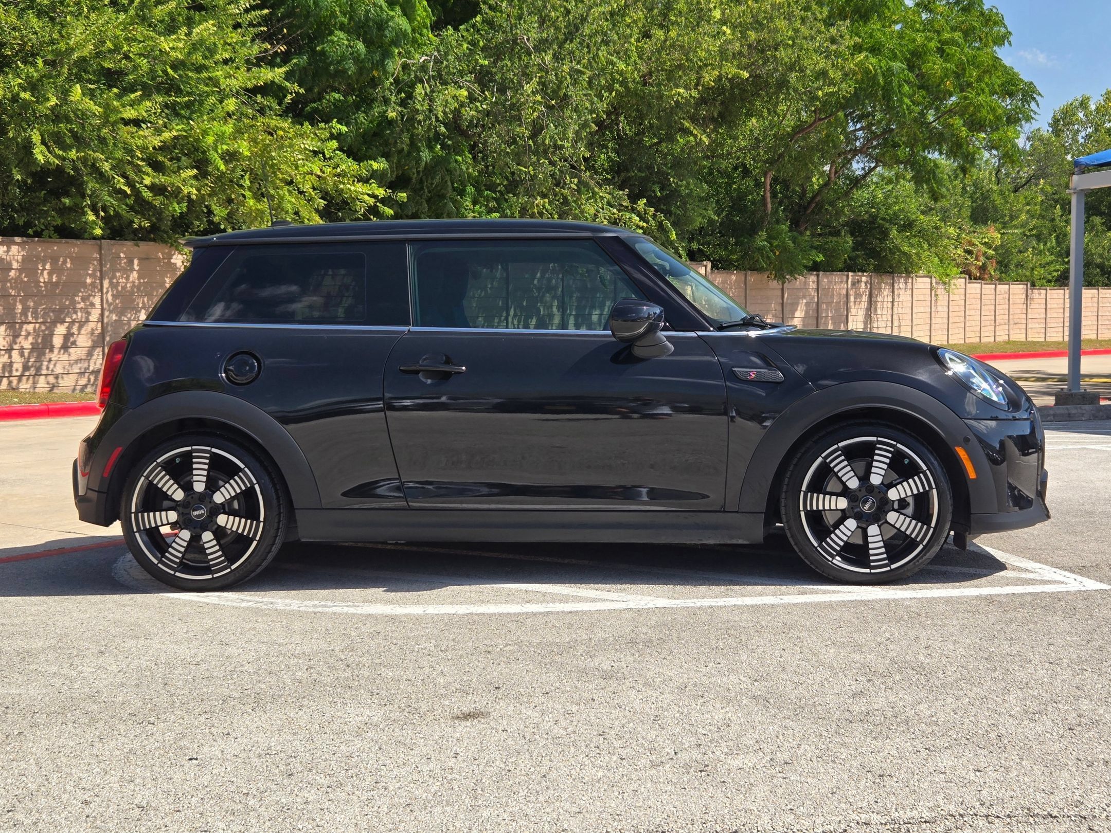 Used 2023 MINI Cooper S FWD image 2