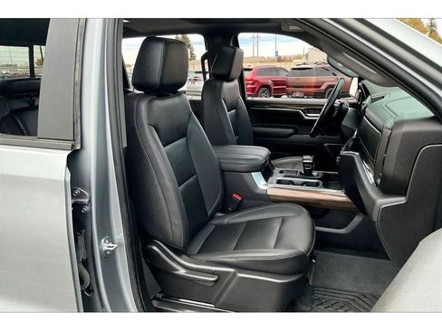 Used 2023 Chevrolet Silverado 1500 LT Trail Boss w/ LT Trail Boss Premium Package image 8