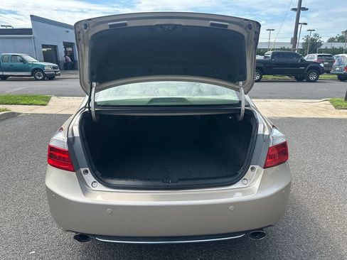 Used 2015 Honda Accord EX-L image 17