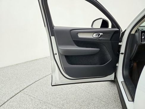 New 2026 Volvo XC40 B5 Plus w/ Climate Package AWD/4WD image 23