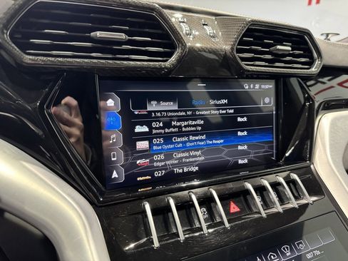 Used 2020 Lamborghini Urus image 22