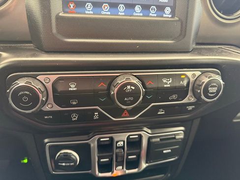 Used 2021 Jeep Wrangler Unlimited Sport AWD/4WD image 41