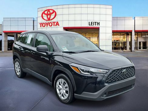 Used 2023 Toyota Corolla Cross L image 3