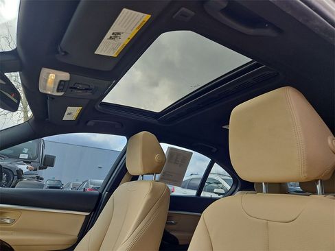 Used 2017 BMW 330i Sedan image 28