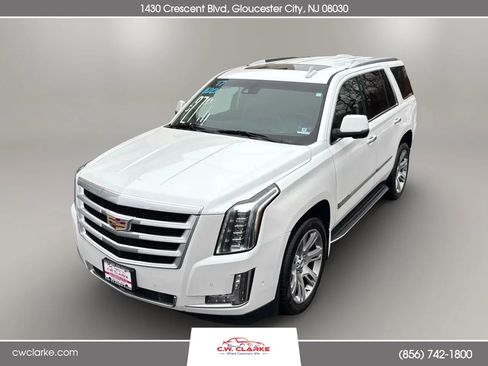 Used 2017 Cadillac Escalade Premium Luxury image 2