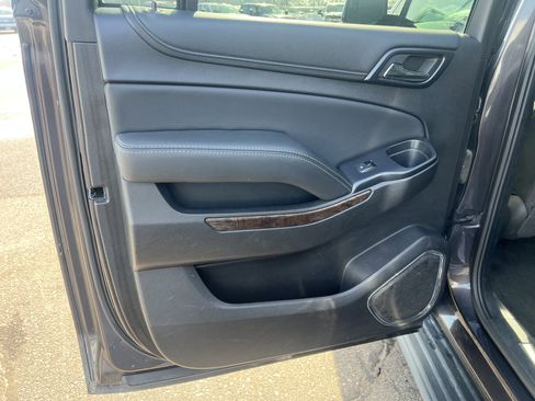 Used 2017 Chevrolet Suburban LT image 13