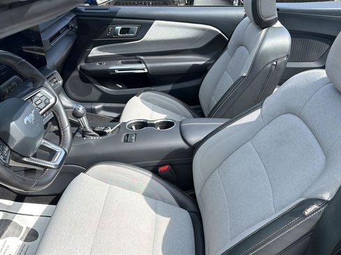 Used 2024 Ford Mustang Convertible RWD image 12