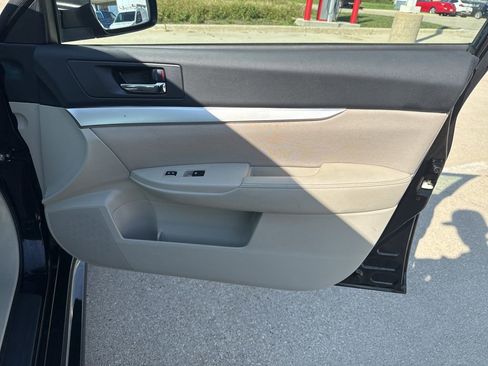 Used 2013 Subaru Legacy 2.5i Premium w/ All-Weather Pkg image 18